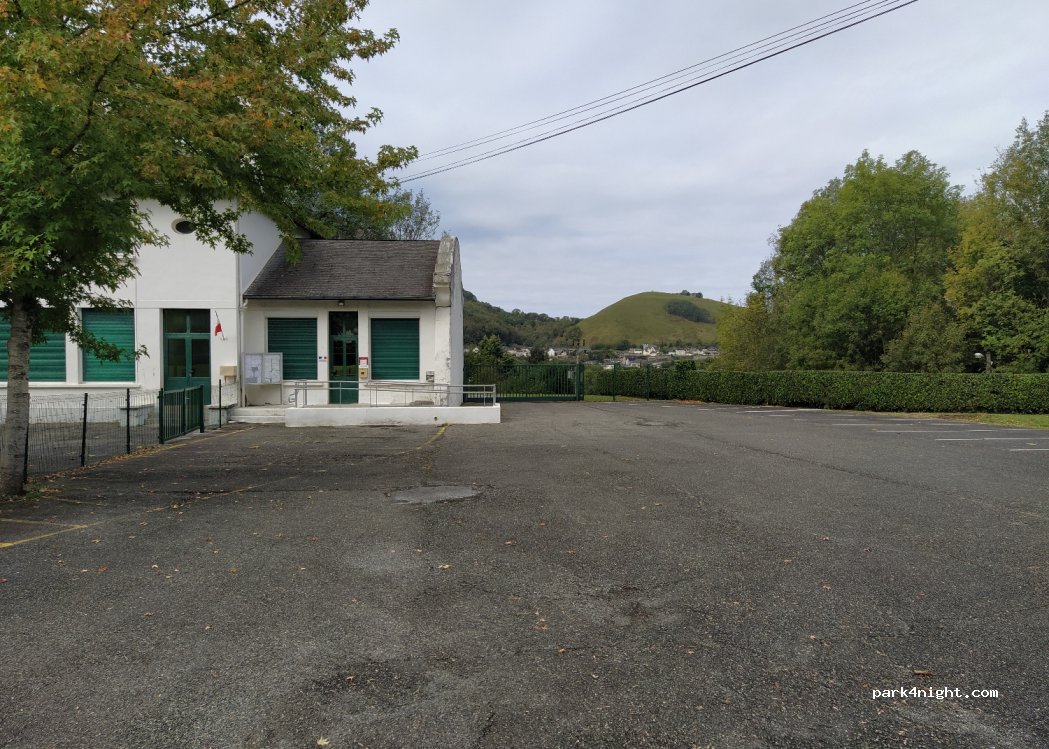 (64660) Lurbe-Saint-Christau - 1 Rue de l'École — foto