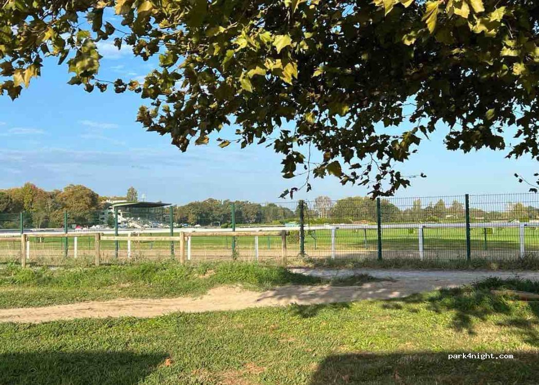 (64000) Pau - 458 Boulevard du Cami Salié — foto