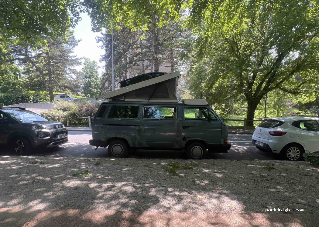 (69130) Écully - Avenue du Professeur Paul Santy — foto 3