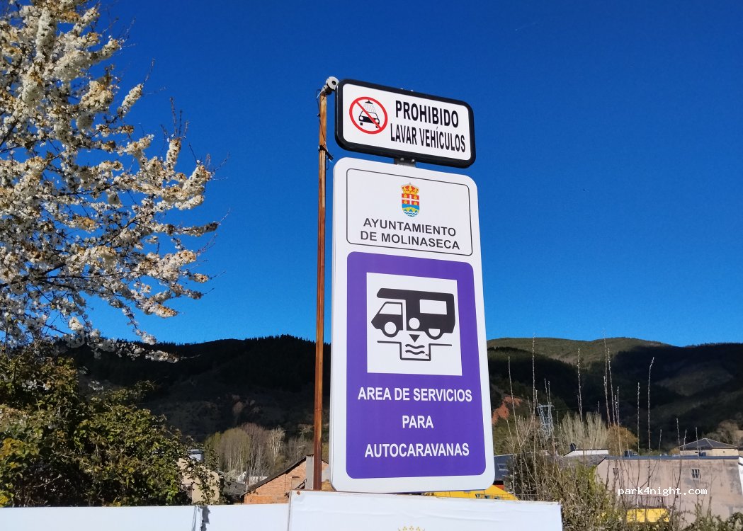 (24413) Molinaseca - 3 Plaza Santo Cristo — foto 4