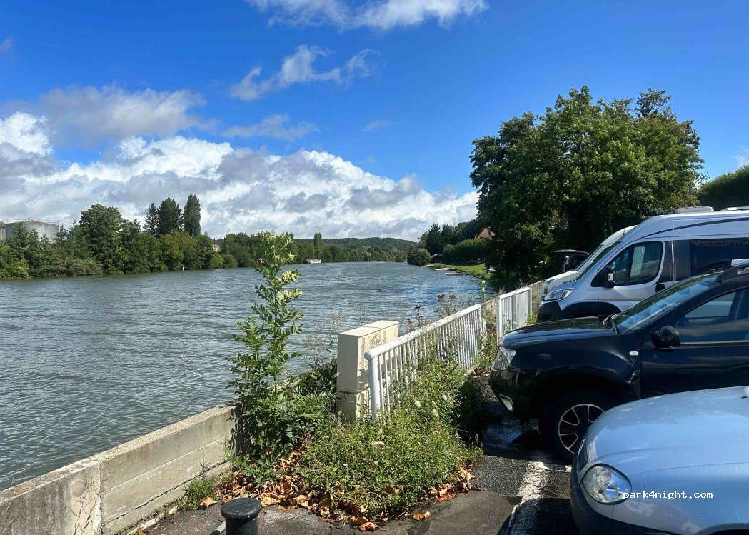 (60200) Compiègne - 1 Cours Guynemer — foto 2