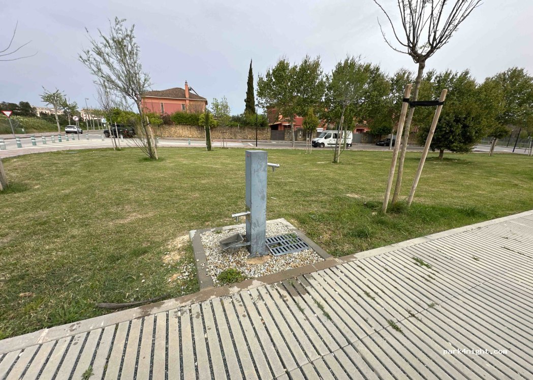 (41940) Tomares - 41 Calle de las Trece Rosas — foto 3