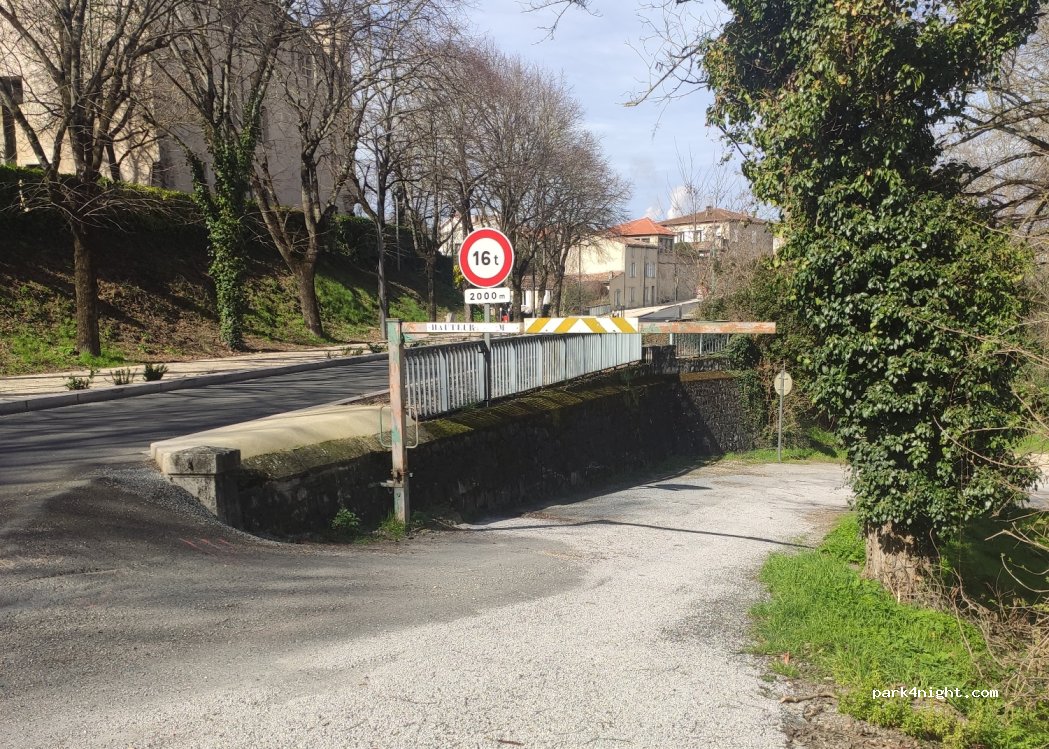(81290) Labruguière - 2 Cours du Château de Cardaillac — foto 2