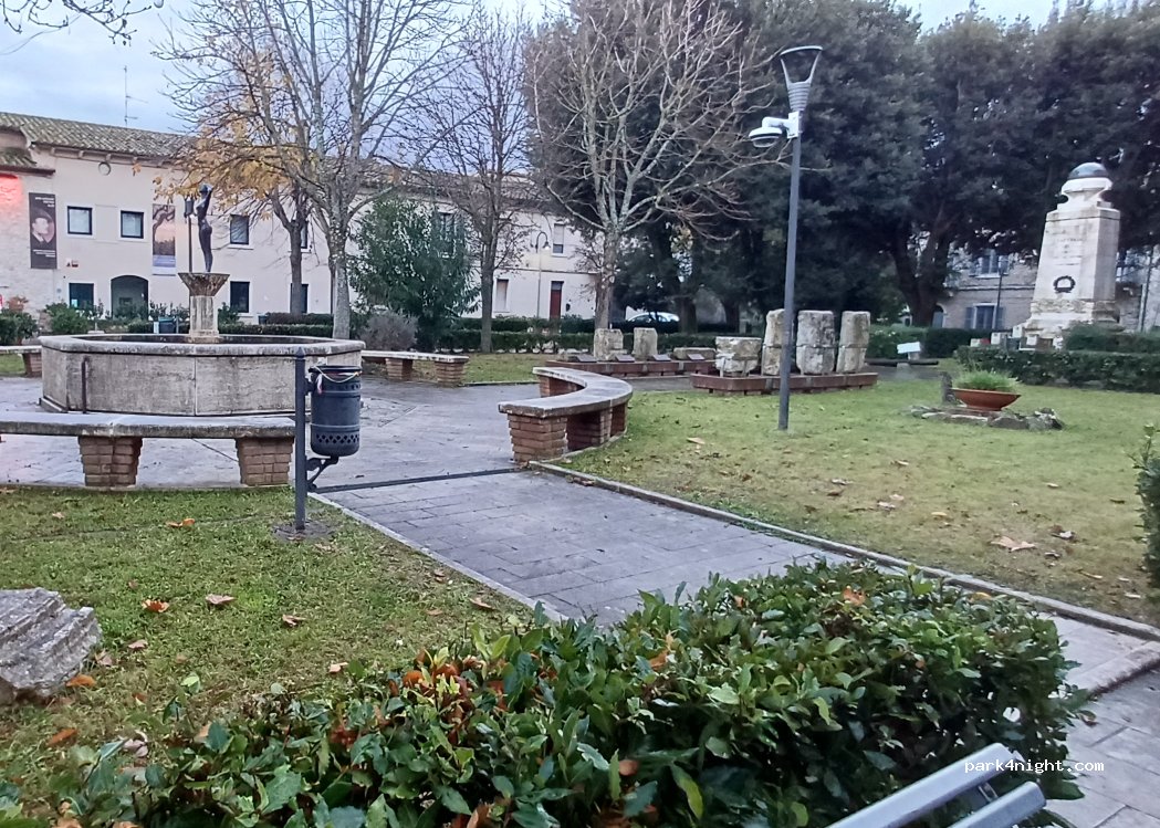 (58014) Saturnia - 12a Piazza Vittorio Veneto — foto 4