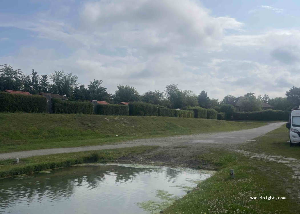 (59820) Gravelines - 45 Place Charles Valentin — foto