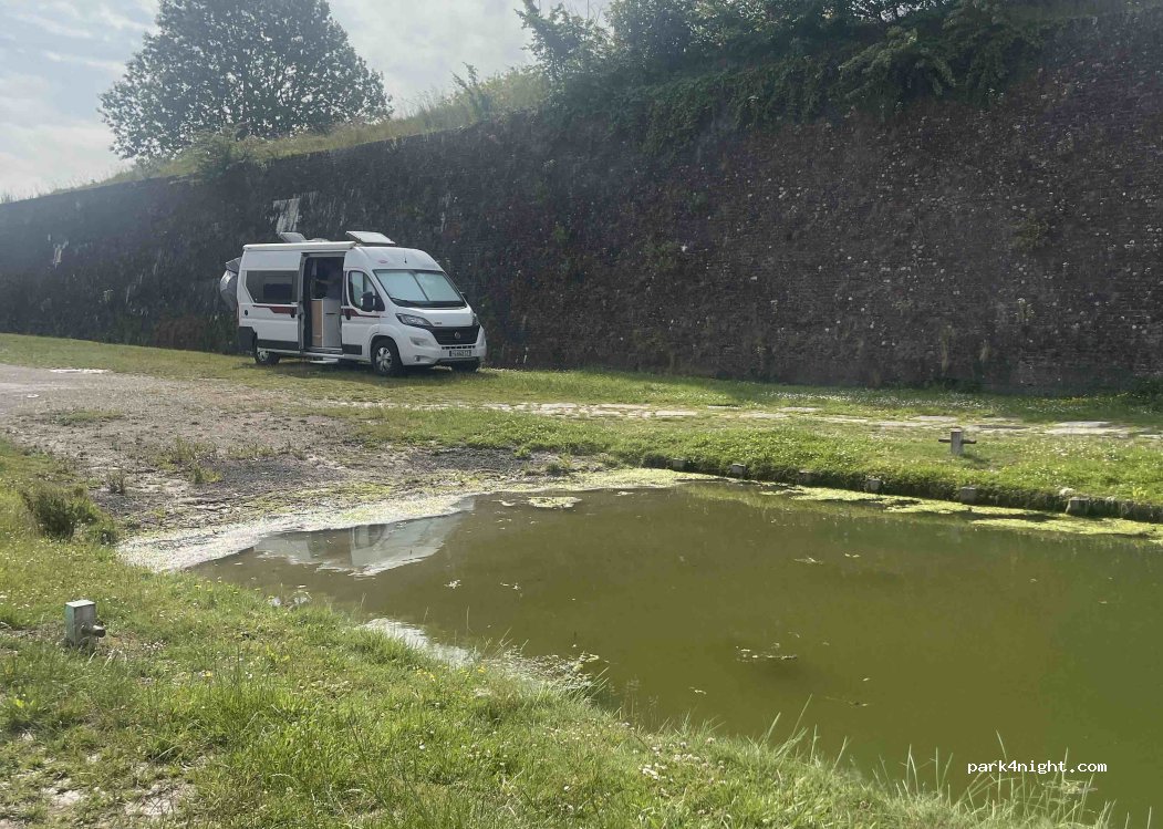 (59820) Gravelines - 45 Place Charles Valentin — foto 2