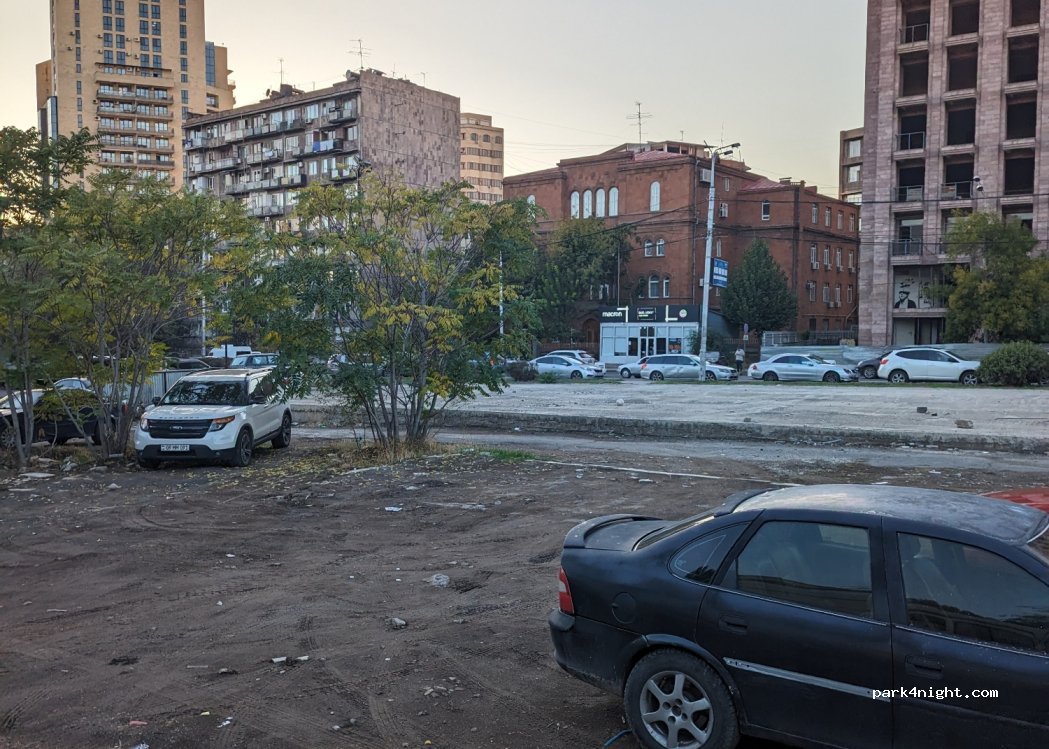 (0010) Yerevan - 20 Khanjyan Street — foto