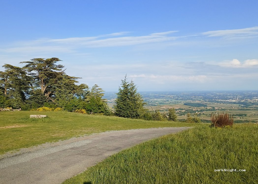 (69430) Lantignié - Unnamed Road — foto 4