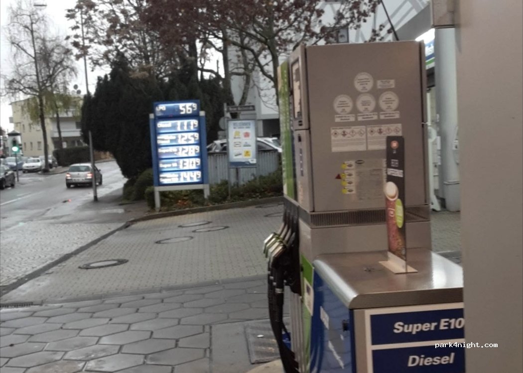 (76532) Baden-Baden - 6 Ooser Hauptstraße — foto