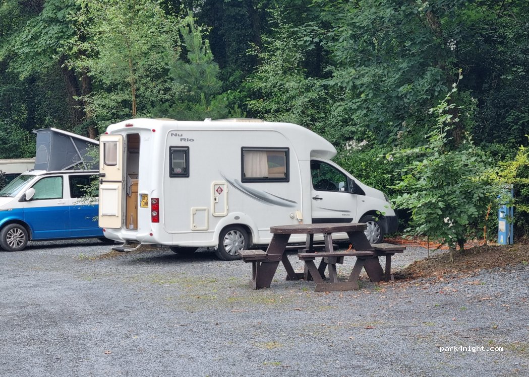 (LL48 6ET) Penrhyndeudraeth - Unnamed Road — foto