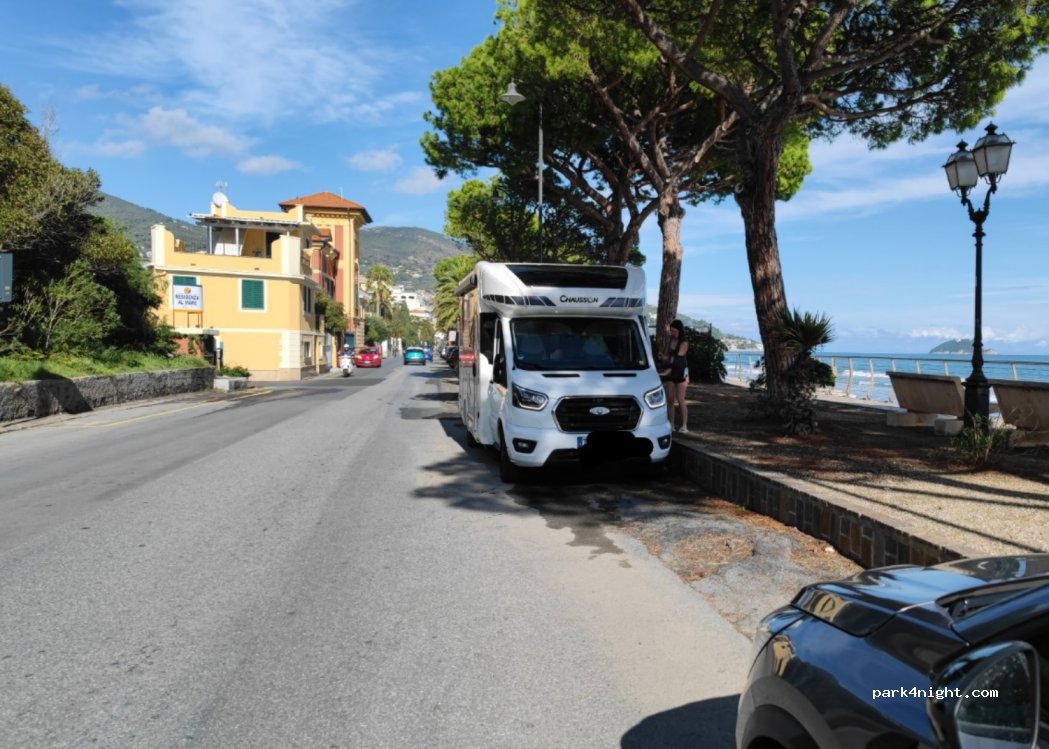 (17021) Alassio - 94 Strada Statale 1 — foto