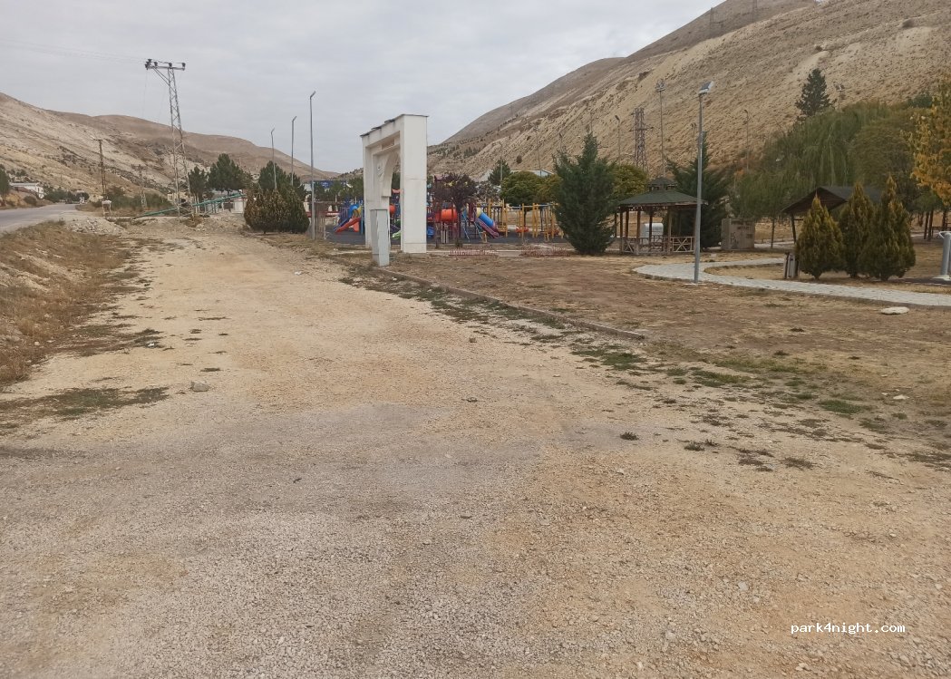 (58800) Yeni - Seyfi Saltoğlu Park İç Yolu — foto