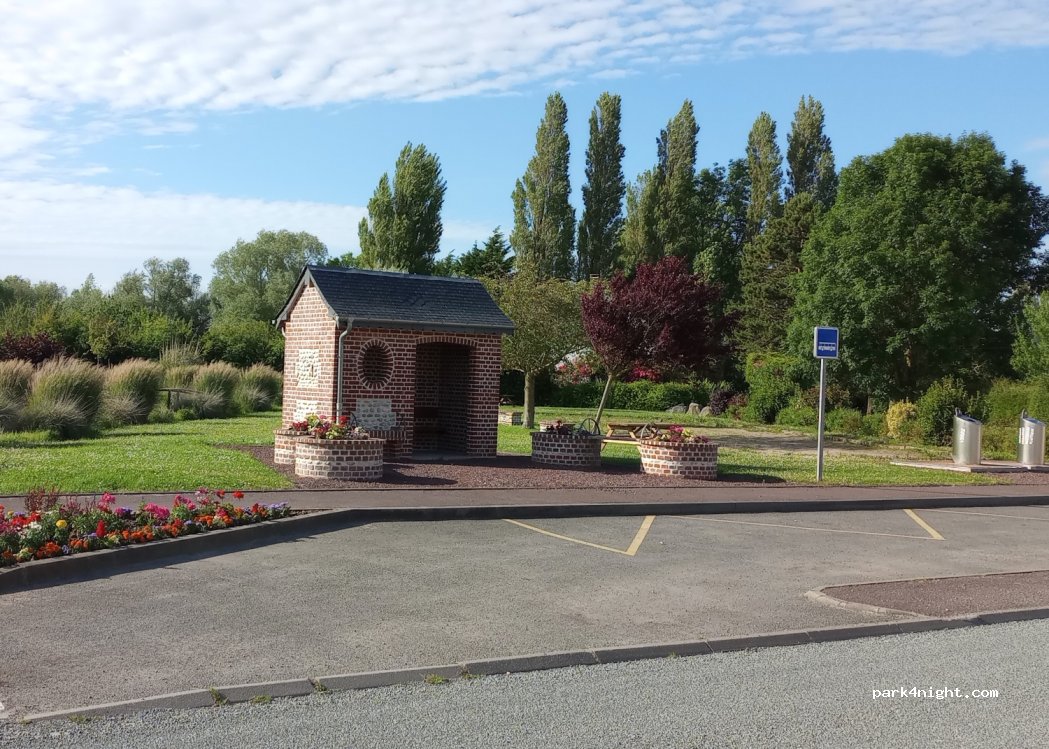 Aire de stationnement camping Car — foto 4