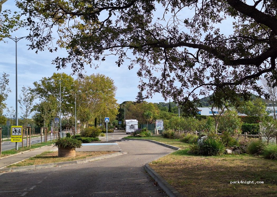(13113) Lamanon - 186 Route de la Provence — foto 2