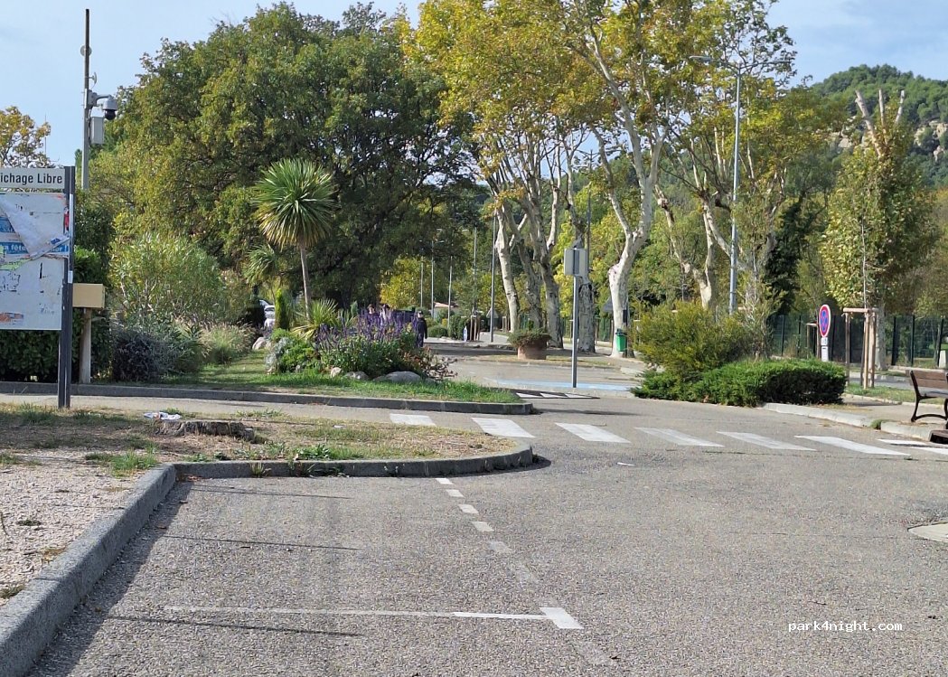 (13113) Lamanon - 186 Route de la Provence — foto 3