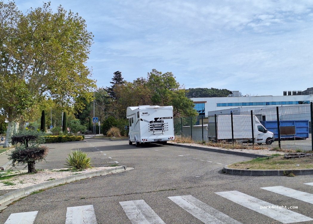 (13113) Lamanon - 186 Route de la Provence — foto 4