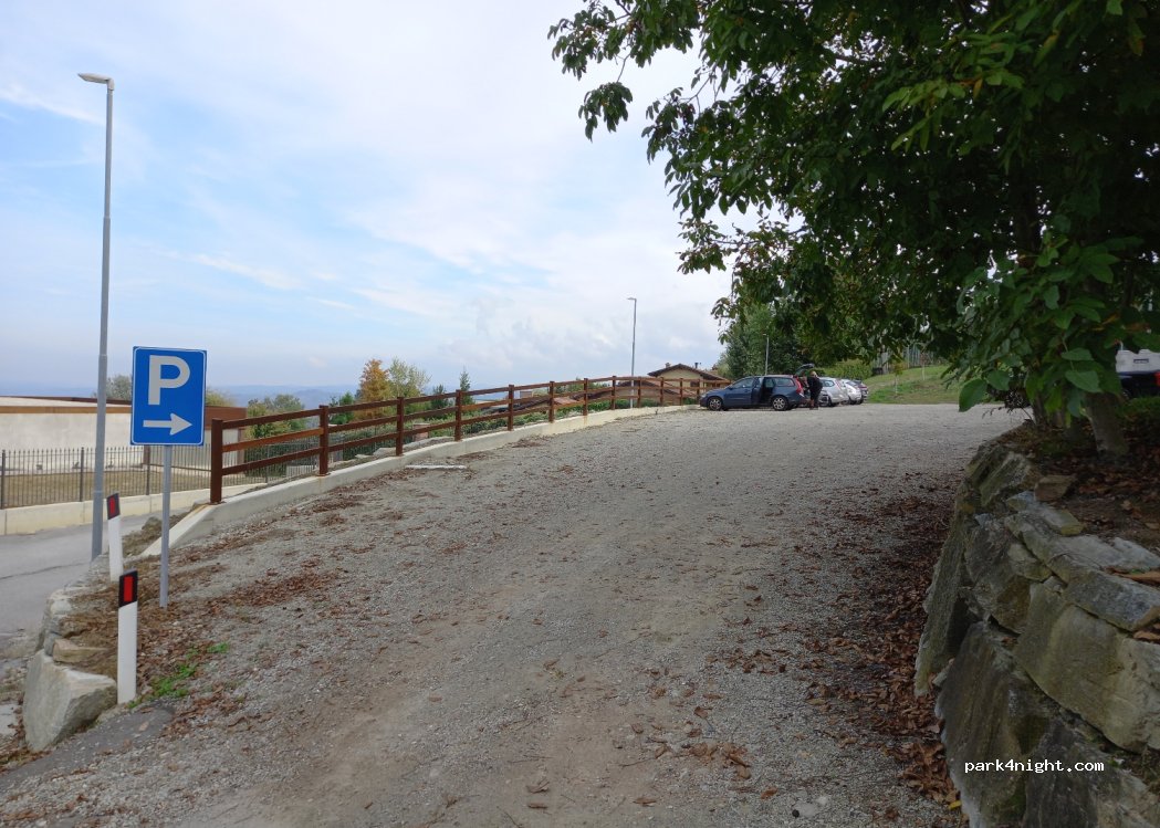 (12064) La Morra - 1 strada Loreto — foto