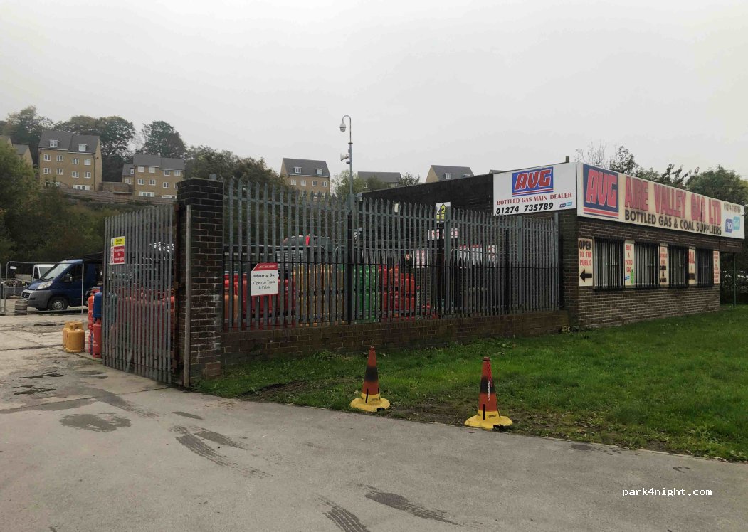 (BD2 1AS) Bradford - 1 Stanley Rd — foto