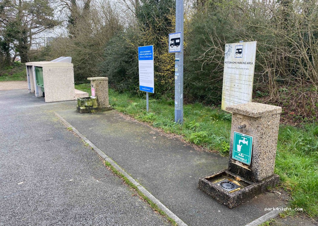 (17300) Rochefort - Avenue de la Fosse aux Mâts — foto 2