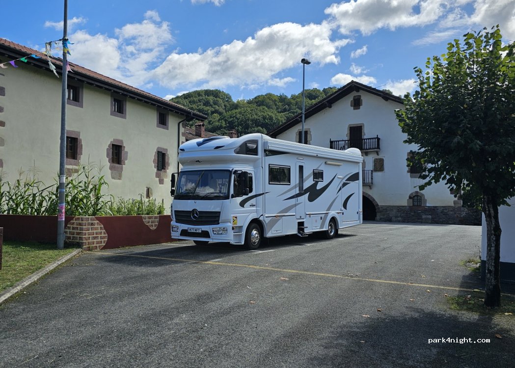 (31720) Oronoz-Mugaire - 32 Calle Santa María — foto 4