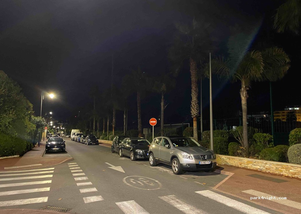 (06400) Cannes - 31 Avenue de Lérins — foto 2