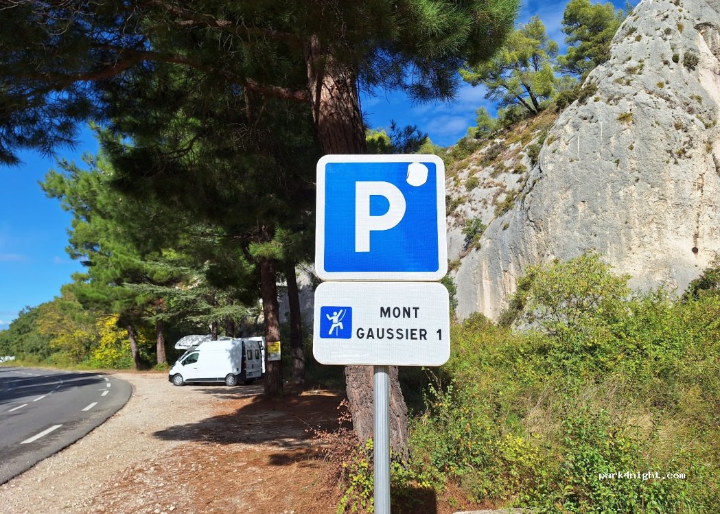 (13210) Saint-Rémy-de-Provence - D5 — foto