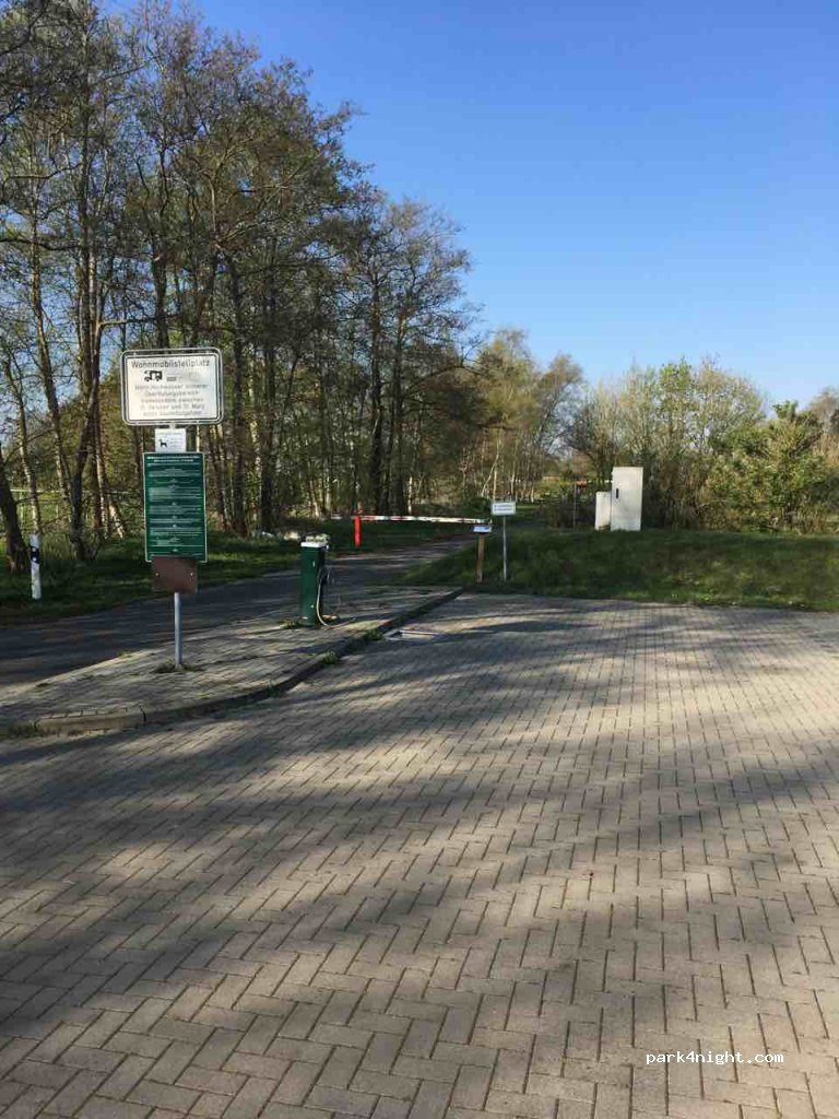 Wohnmobilstellplatz Weserhenne Sandstedt — foto