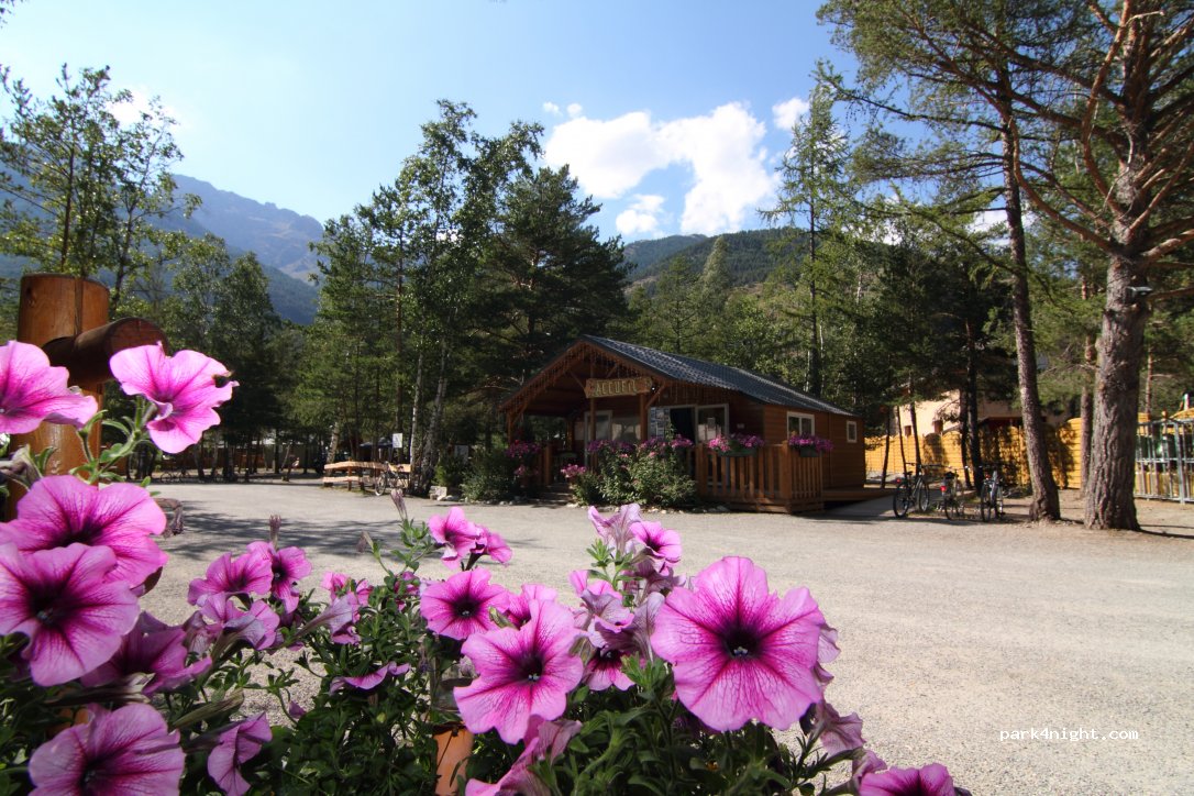 Camping Caravaneige the Iscle Prelles — foto 2