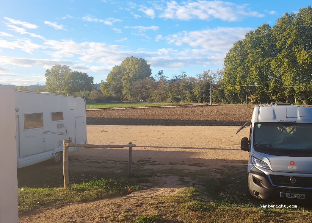(17240) Llagostera - 6178 Avinguda de l'Esport — foto 3