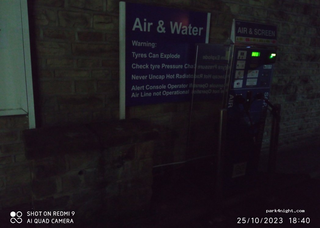 (HX1 2QZ) Halifax - Unit 3 Skircoat Road — foto