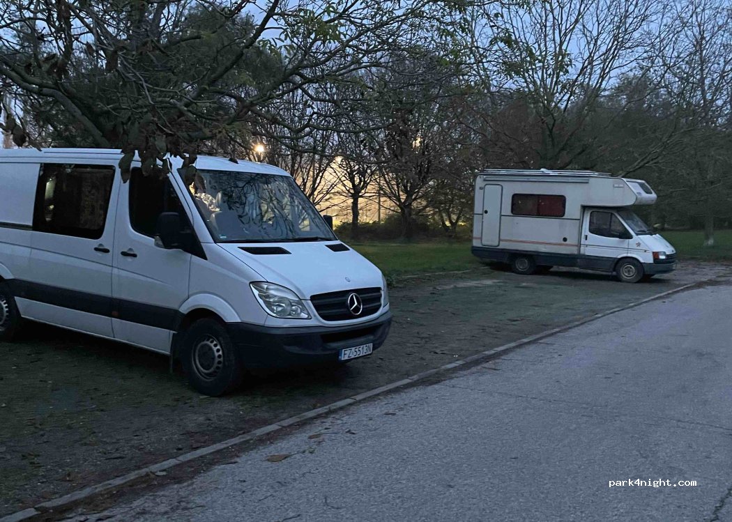 (44122) Ferrara - 6-18 Via della Canapa — foto