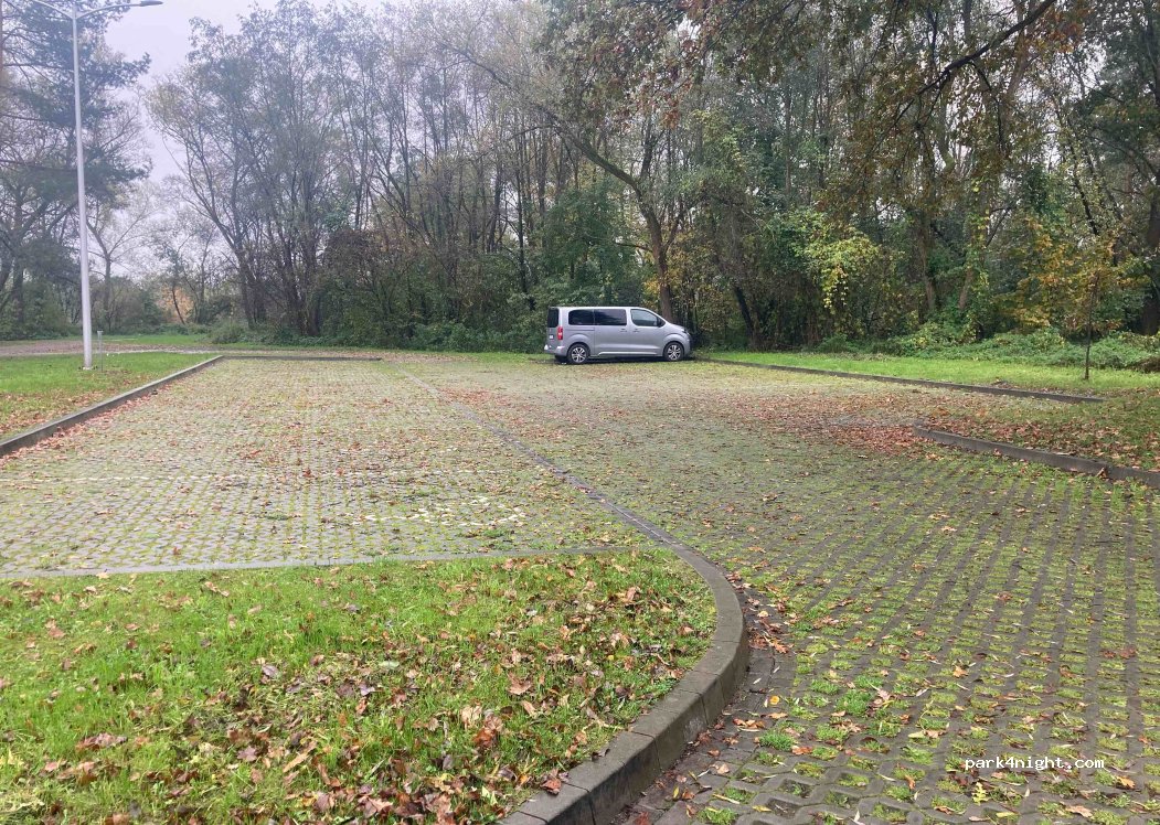 (32-410) Dobczyce - 11 Turystyczna — foto