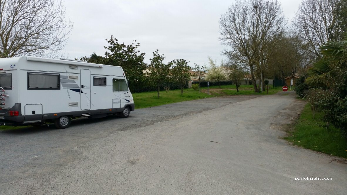 (17300) Vergeroux - 1 Place Verte — foto 2