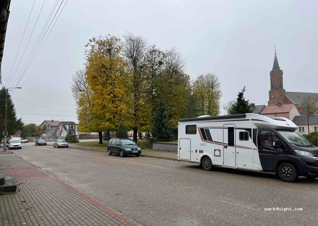 (18-411) Śniadowo - 24 Rynek — foto