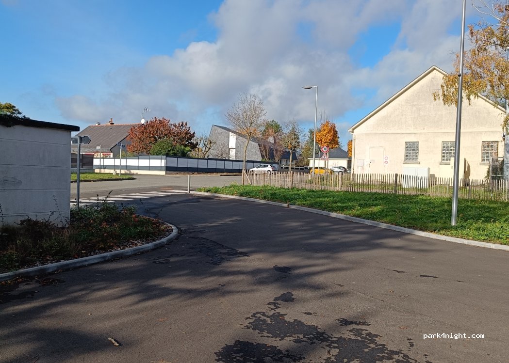 (49160) Longué-Jumelles - Rue des Garandeaux/Rue des Chardonnerets — foto