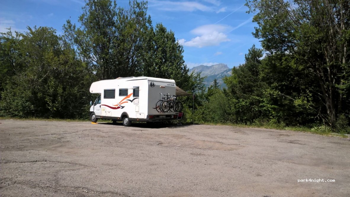 (05160) Le Sauze-du-Lac - D954 — foto