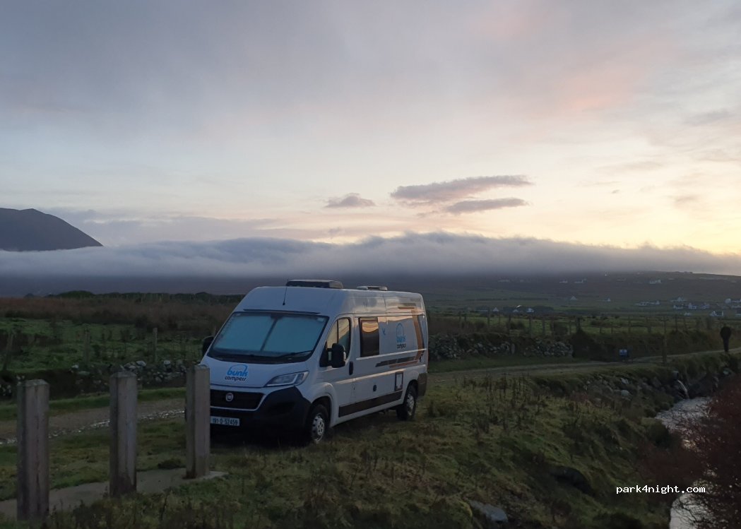 (F28 F586) Dooagh - The Bog Road — foto