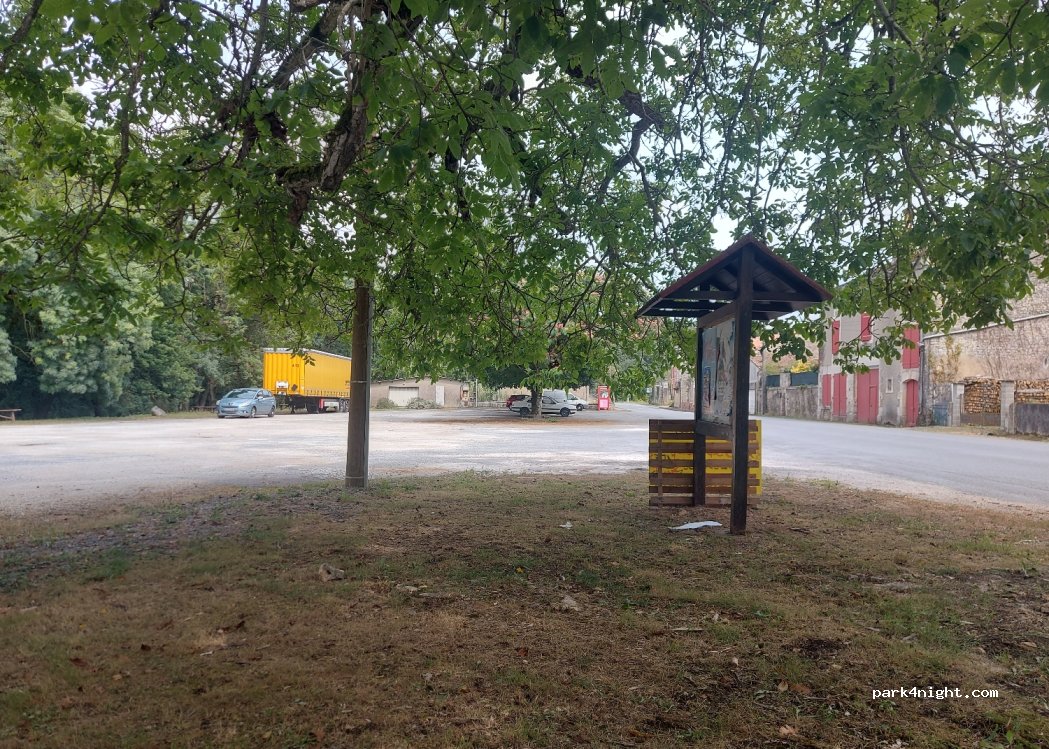 (16460) Valence - 6 Route de Mansle — foto