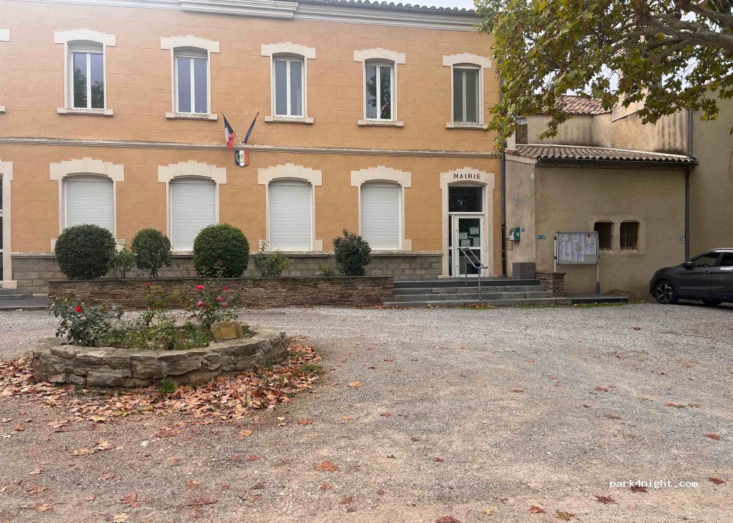 (34210) Aigues-Vives - 1 Place de la Mairie — foto 2