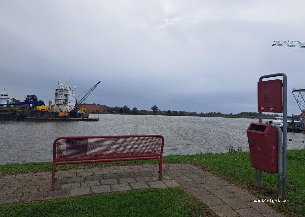 (3371 EB) Hardinxveld-Giessendam - 533 Rivierdijk — foto