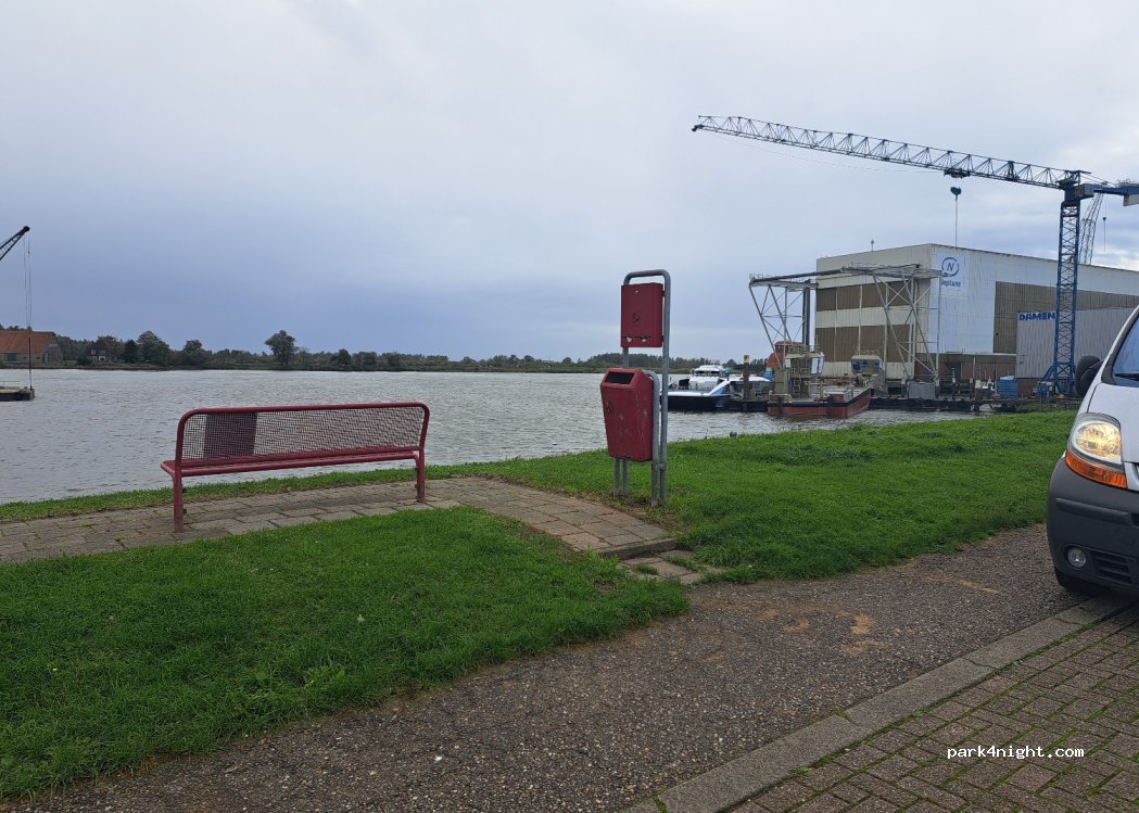 (3371 EB) Hardinxveld-Giessendam - 533 Rivierdijk — foto 2
