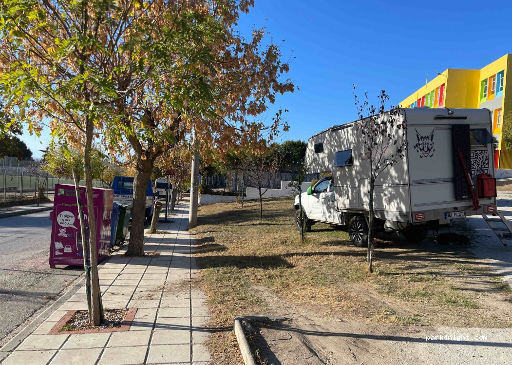 (567 28) Neapoli - 12 Mitropoleos — foto