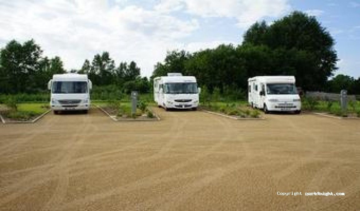 (02380) Coucy-le-Château-Auffrique - 4 Chemin du Val Serain — foto