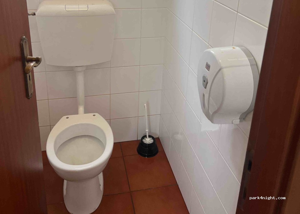 (8670-440) Rogil - 4 Largo Primeiro de Maio — foto 2