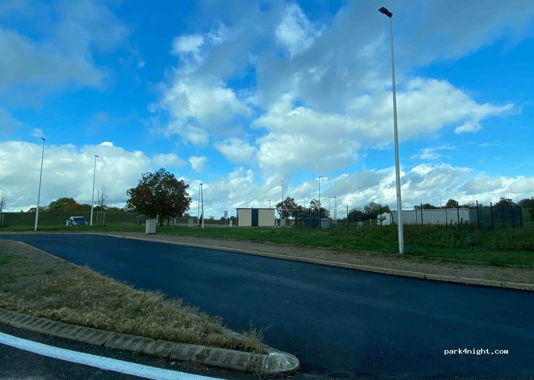 (58000) Sermoise-sur-Loire - 142 Route de Lyon — foto 2