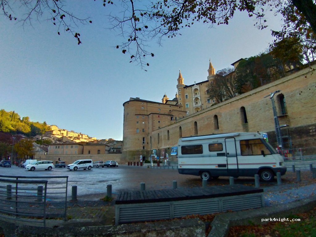 (61029) Urbino - 13 Borgo Mercatale — foto