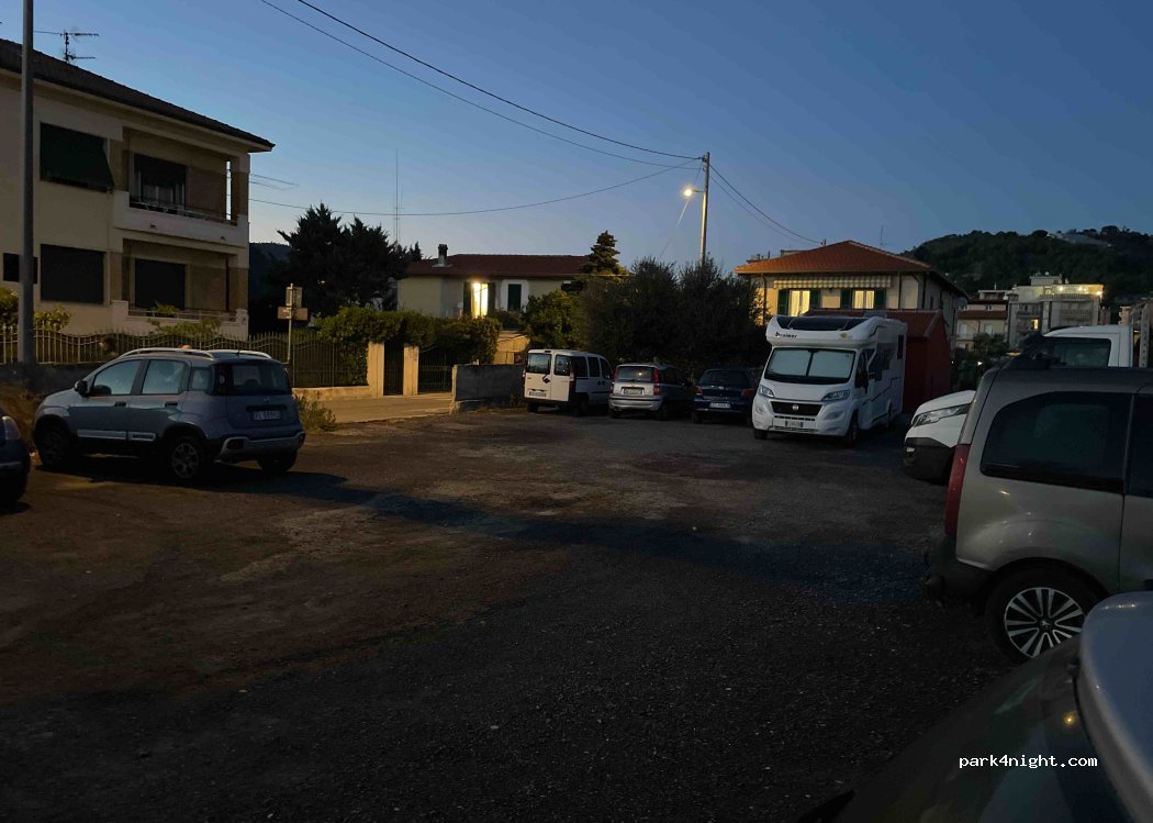 (18019) Vallecrosia - 151 Via 1° Maggio — foto