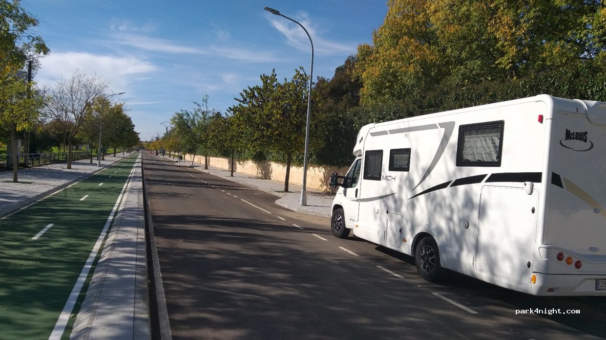 (10800) Coria - Paseo de la Isla — foto 3