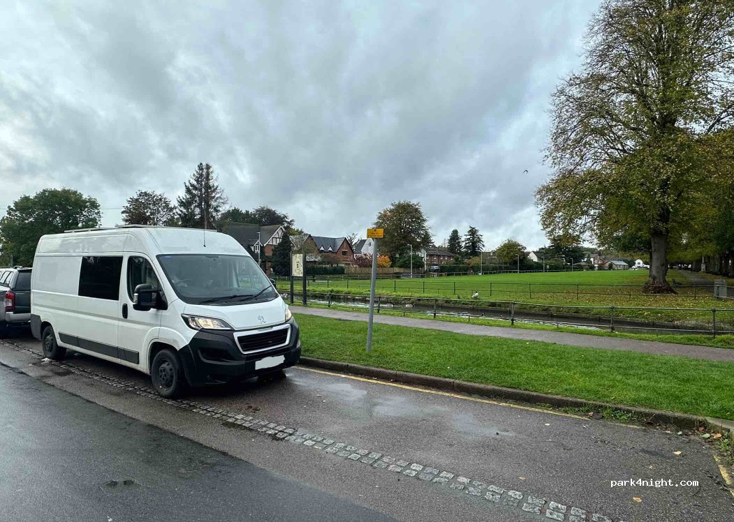(EN10 7AU) Broxbourne - Churchfields — foto