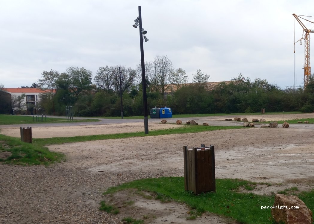 (69320) Feyzin - Rte du Dr Jean Long — foto 2